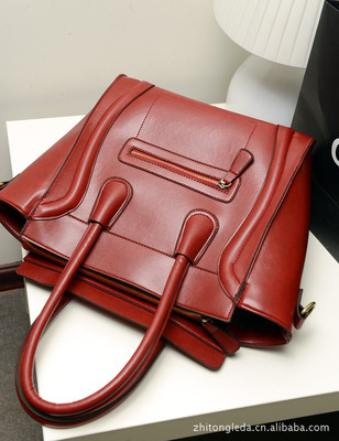 L-207笑臉牌殺手包 復(fù)古與時(shí)尚的完美融合